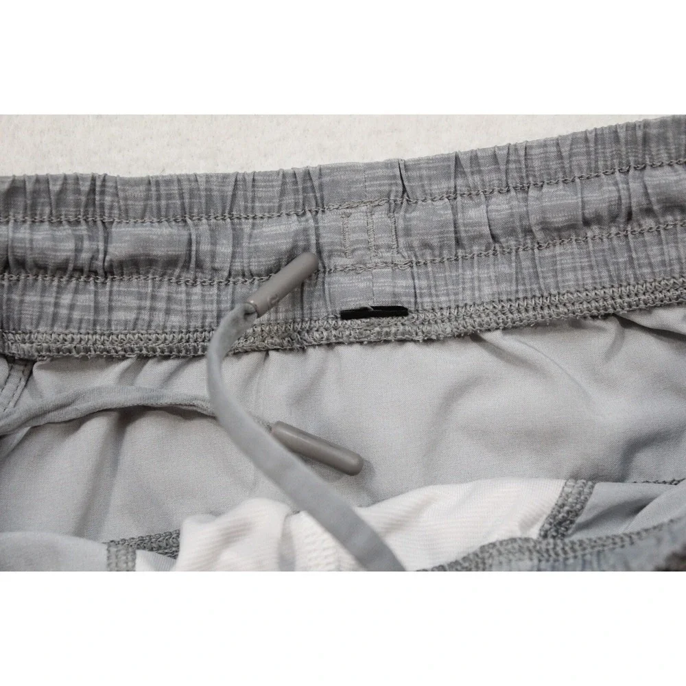 Lululemon Yoga Gym Shorts Gray Performance‎ Wicking Stretch Mens Small x 7